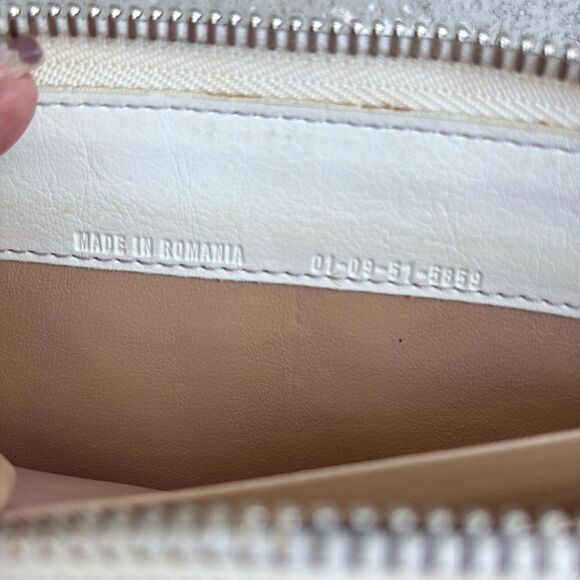 Chloe zip around wallet - Picture 10 of 12